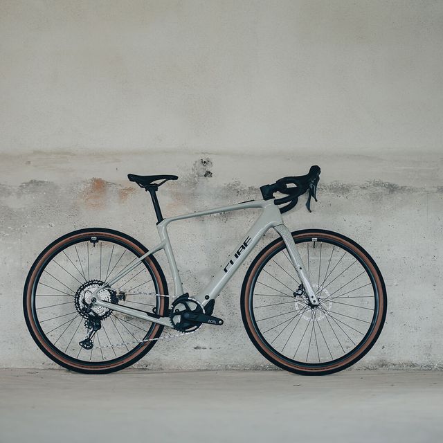 CUBE Nuroad Hybrid C:62 Race 400X gravel-sähköpyörä